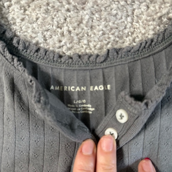 Like new! large gray America Eagle ruffled delicate demure crop tank top - Picture 3 of 4